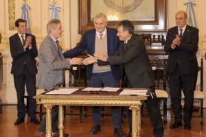 Firmaron convenio para la creaci&oacute;n de la carrera de Medicina en Jujuy