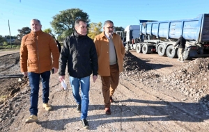 Avance de la nueva cancha de hockey y  mejoras del polideportivo de Alberdi