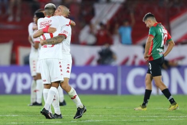 Hurac&aacute;n venci&oacute; a Boston River y sigue en la Copa Libertadores