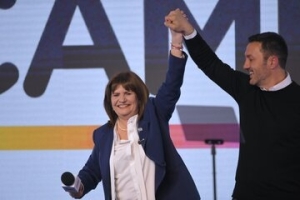Patricia Bullrich se mostr&oacute; con Mauricio Macri y Rodr&iacute;guez Larreta luego de la victoria: &ldquo;Ahora vamos todos juntos a ganar las elecciones generales&rdquo;
