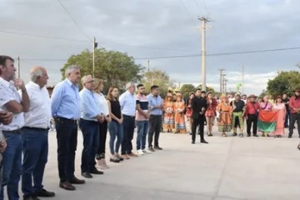 Morales inaugur&oacute; una obra de pavimentaci&oacute;n en San Pedro y entreg&oacute; subsidios a 46 comparsas de la provincia