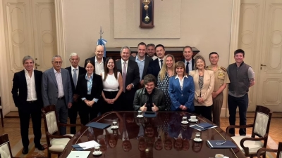 Milei flexibiliz&oacute; las restricciones y ya no habr&aacute; destinos prohibidos para que los ministros viajen por vacaciones