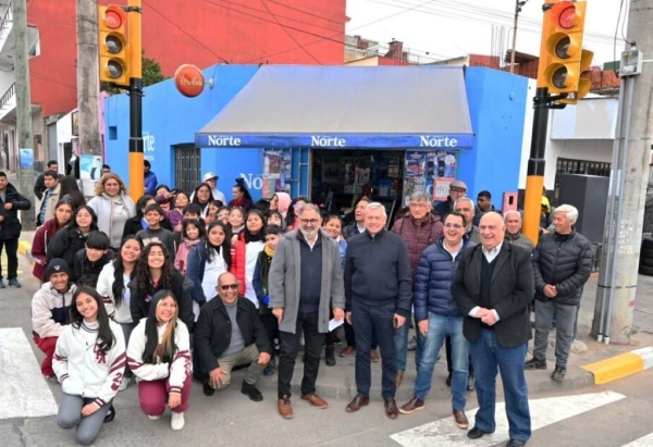 Jorge inaugur&oacute; nuevo sistema de semaforizaci&oacute;n en barrio Luj&aacute;n